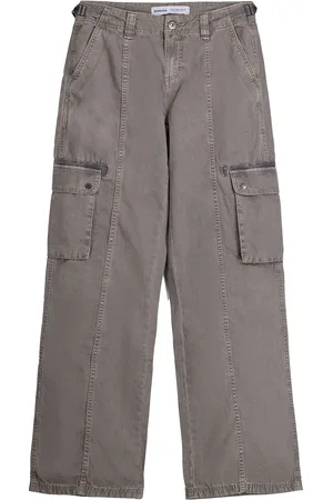 Bershka Petite - Pantaloni cargo con tasche color sabbia