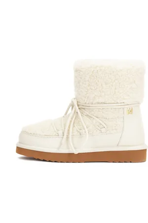 Kazar Boots da neve