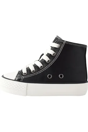 Next Sneaker