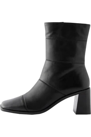 Next Stivaletto
