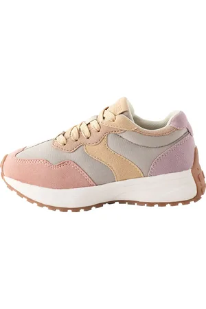 Next Sneaker