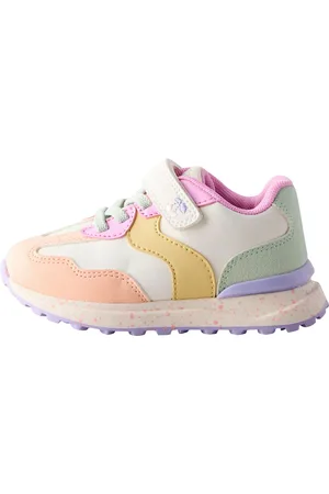 Next Sneaker