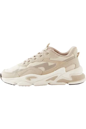 Next Sneaker