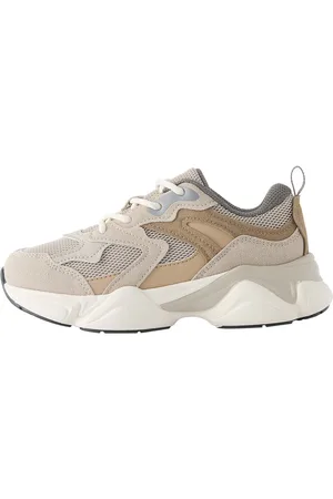 Next Sneaker