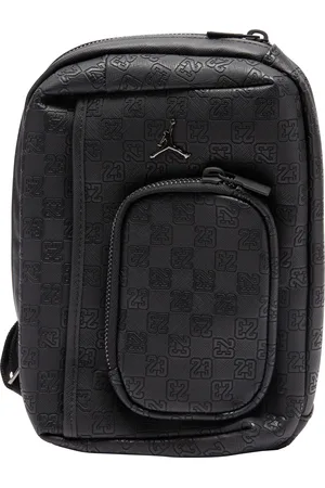 Jordan Borsa a tracolla 