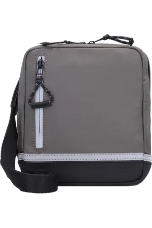 Jost Borsa a tracolla