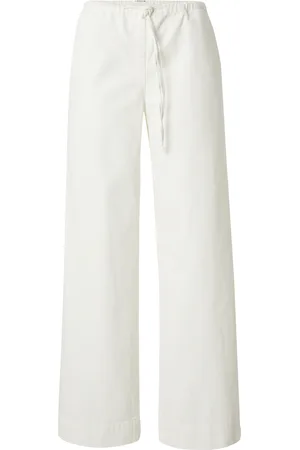 EDITED the label Jeans 