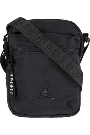 Jordan Borsa a tracolla 