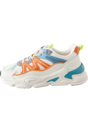 Next Sneaker