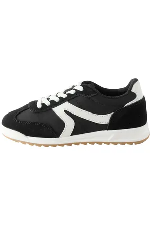 Next Sneaker