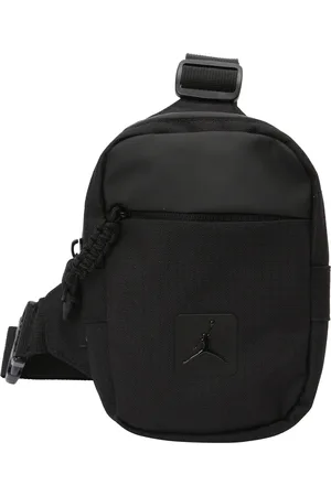 Jordan Borsa a tracolla 