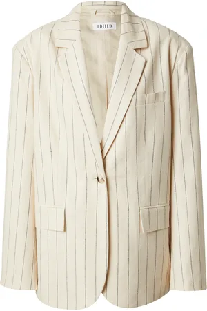 EDITED the label Blazer 