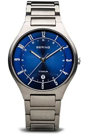 Bering Orologio da Polso Analogico al Quarzo, da Uomo, con Cinturino in Titanio e Vetro Zaffiro
