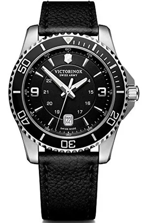 Victorinox Orologio Uomo Maverick Ø 43 mm, Swiss Made, Quarzo Analogico, Impermeabile fino a 100 m, Vetro Zaffiro, Cinturino in Pelle, Nero