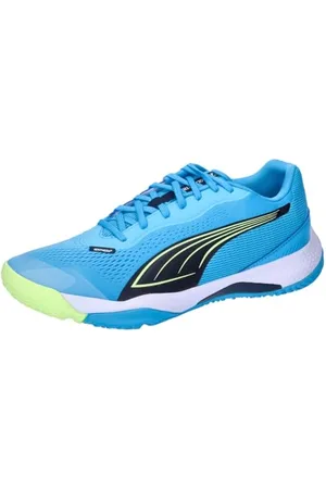 PUMA Solarstrike III, Indoor Court Shoe Unisex-Adulto, Luminous Blue-Club Navy-Fizzy Apple, 45 EU