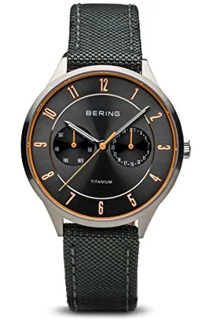 Bering Uomo Analogico Quarzo Titanium Orologio con Cinturino in Nylon Cinturino e Vetro zaffiro 11539-879