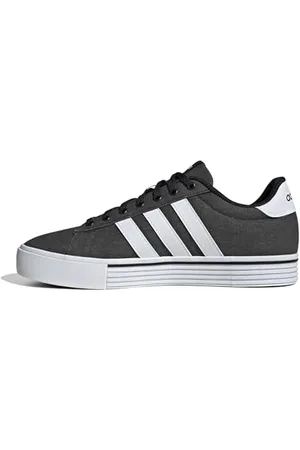 adidas Daily 4.0 Shoes, Scarpe Unisex-Adulto, Core Black/Cloud White/Core Black, 46 EU