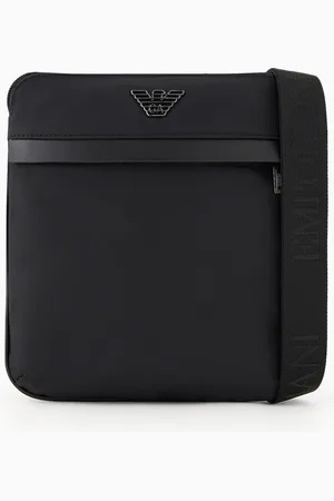 Emporio Armani Tracolla piatta in nylon riciclato Armani Sustainability Values