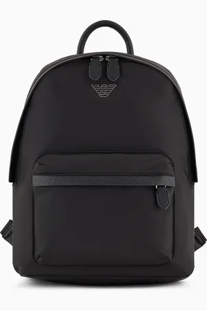 Emporio Armani Zaino in nylon riciclato con placchetta aquila ASV