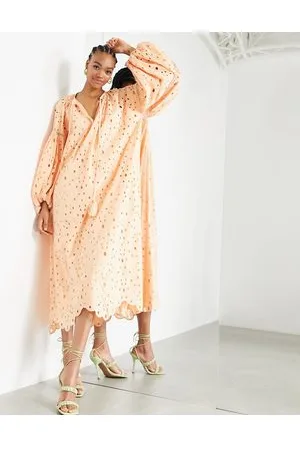ASOS Vestito midi in pizzo con maniche a campana e laccetto frontale