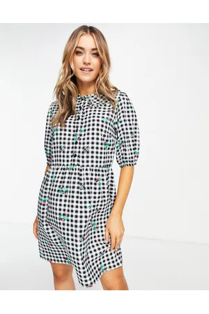 New Look Vestito corto con colletto a quadretti neri con ciliegie