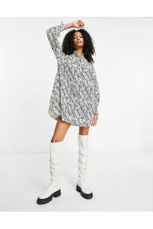 VERO MODA AWARE - Vestito grembiule corto accollato con stampa animalier