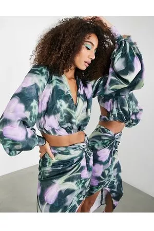 ASOS Top con manica a campana in raso drappeggiato con stampa a fiori sfumata e aperto dietro