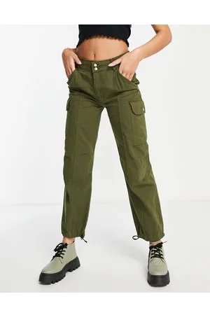 Pull&Bear Pantaloni cargo corti color kaki a gamba dritta