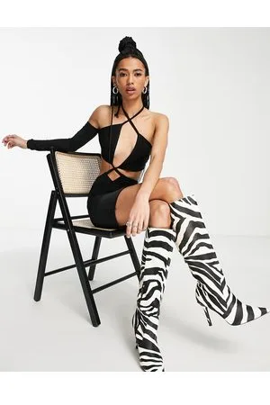 Missyempire Vestito corto asimmetrico con dettaglio con cut-out