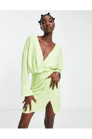 ASOS Vestito corto a maniche lunghe con polsini in raso menta con gonna a pieghe