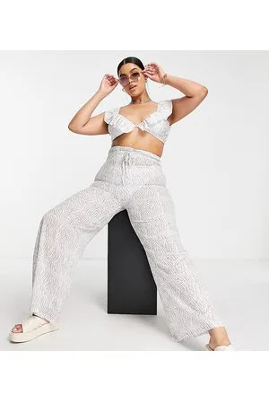 In The Style X Billie Faiers - Pantaloni da mare a vita alta bianchi con stampa zebrata in coordinato