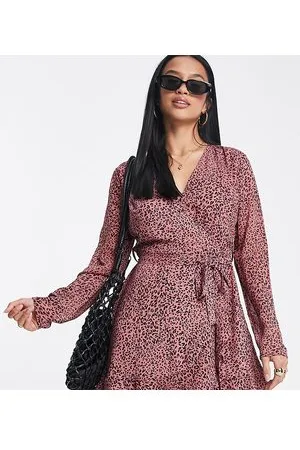 Missguided Vestito da giorno corto animalier con volant sul fondo