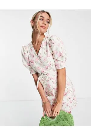 Urban Revivo Vestito corto a maniche corte a fiori rosa