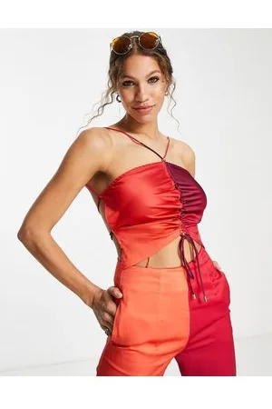 Amy Lynn Crop top in raso sfumato allacciato al collo con arricciature in coordinato