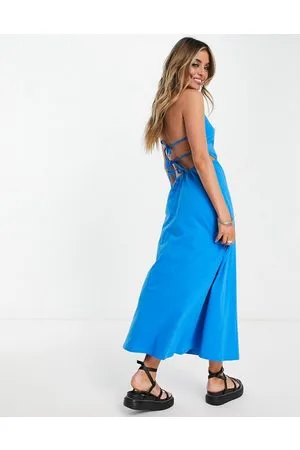 ASOS Vestito lungo acceso allacciato al collo con apertura sul retro