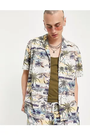 Reclaimed Inspired - Camicia con stampa Holiday Resort in coordinato