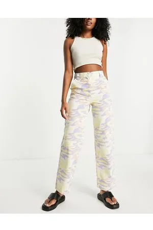 Topshop Pantaloni multitasche dritti a vita alta con stampa mimetica pastello