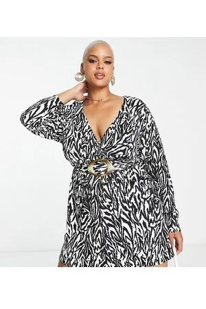 ASOS ASOS DESIGN Curve - Vestito corto testurizzato avvolgente a maniche lunghe con stampa zebrata monocromatica con cintura con fibbia tartarugata