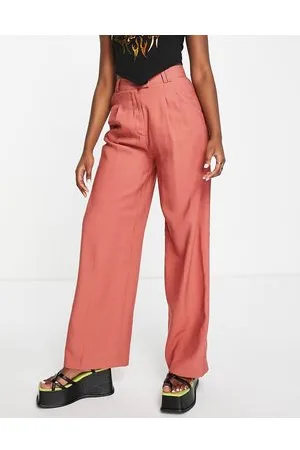 Bershka Pantaloni leggeri a fondo ampio color ruggine con pinces