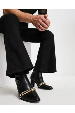 ASOS Stivaletti con tacco in pelle sintetica nera con dettagli con catena oro