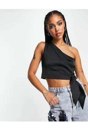 Lola May Crop top monospalla in raso con allacciatura su un lato, colore in coordinato