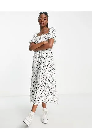 New Look Vestito midi a balze nero con macchie stile dalmata e maniche a sbuffo