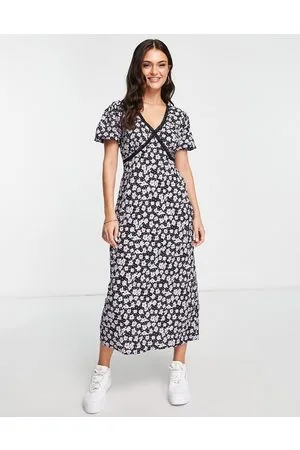 New Look Vestito midi a maniche corte a fiori
