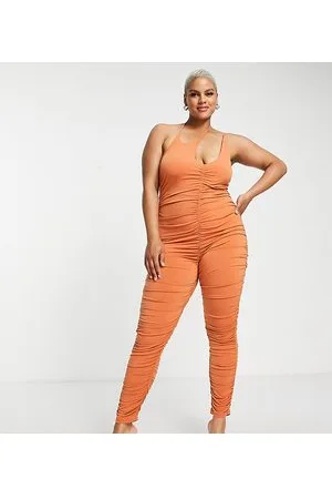 Simmi London SIMMI Plus - Tuta jumpsuit con fascette arricciata color cuoio