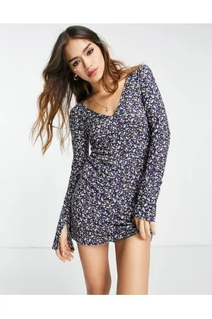 River Island Vestito corto con polsini aperti e allacciato sul retro