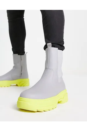 ASOS Stivaletti Chelsea in pelle sintetica grigia con suola spessa gialla a contrasto