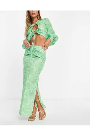Pretty Lavish Gonna al polpaccio arricciata con stampa astratta floreale in coordinato