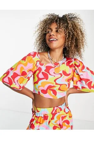 Native Youth Crop top con maniche a sbuffo asimmetriche e stampa astratta di frutta rétro in coordinato