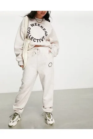 ASOS Joggers color avena con logo rotondo in coordinato - STONE