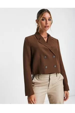 VERO MODA Aware - Blazer da abito corto sartoriale aperto sul retro